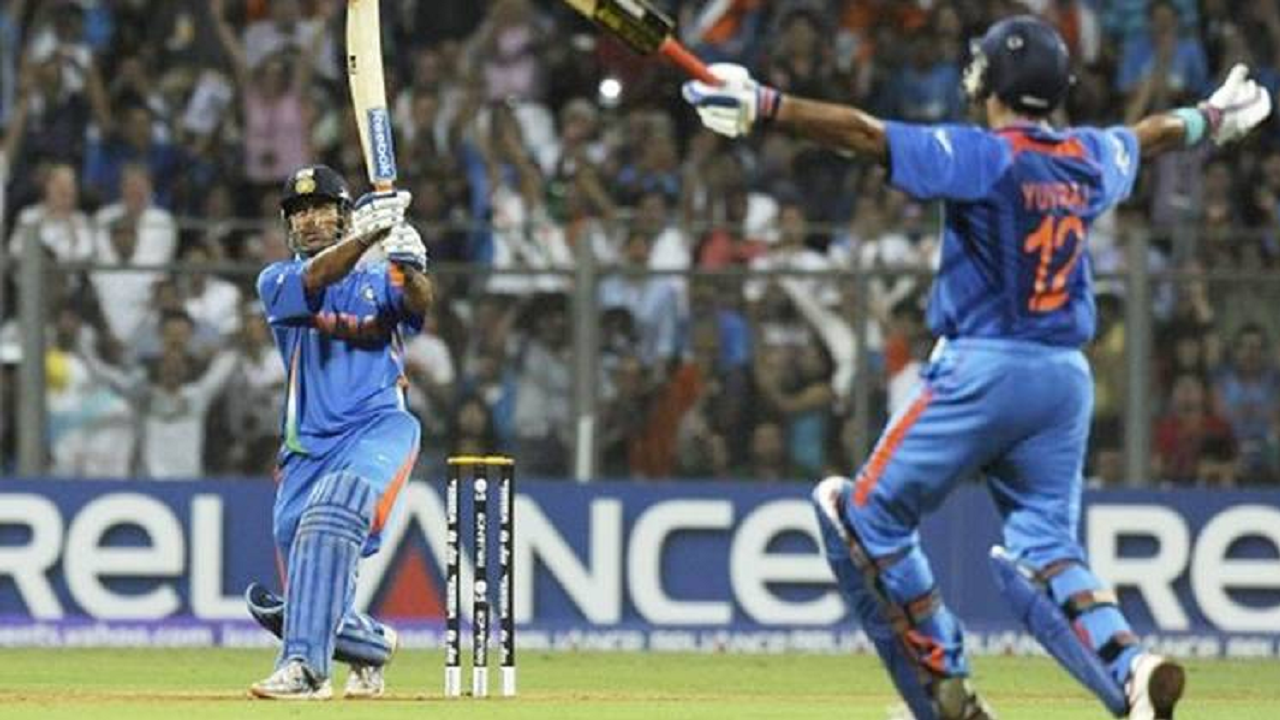 MS Dhoni 2011 six ap