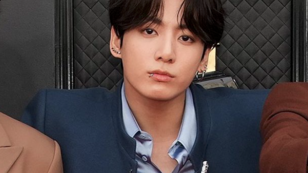 BTS V Looks Like A Prince From The Stars In Latest Stage Outfit