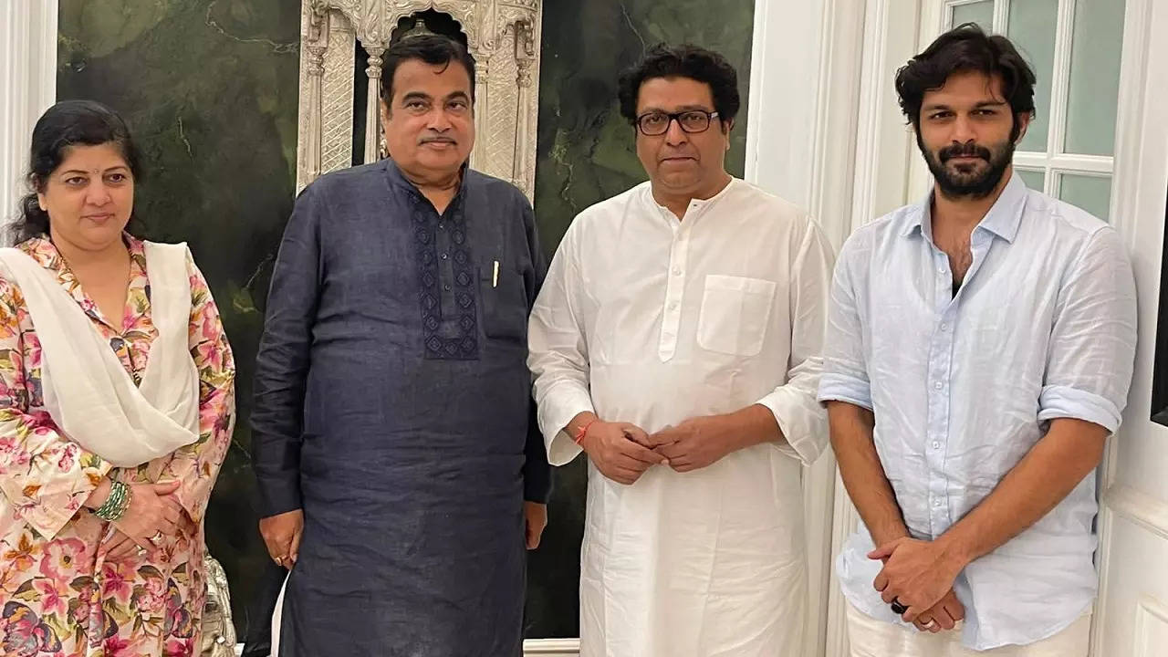 Union Minister Nitin Gadkari meets MNS Chief Raj Thackeray at his residence in Mumbai.