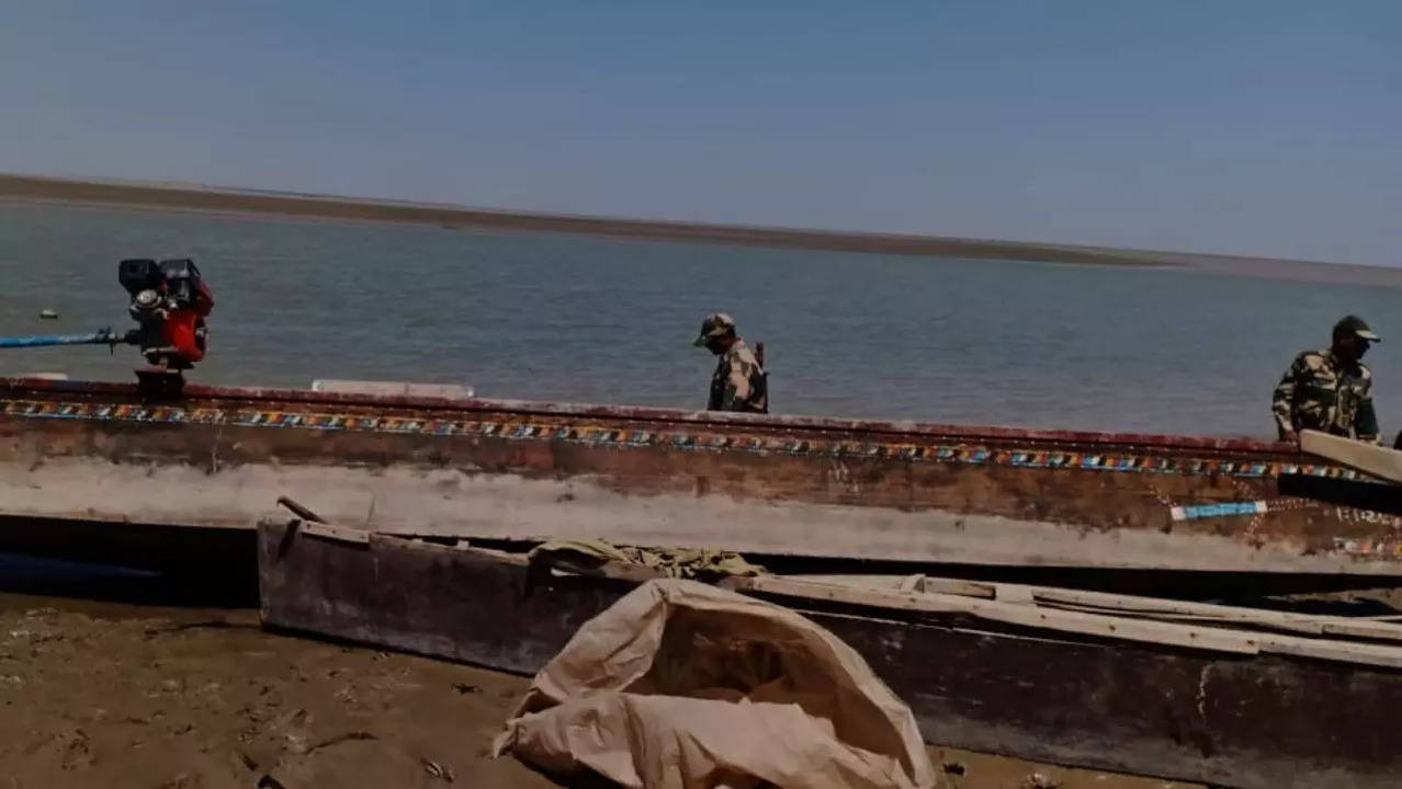 fishing boat pakistan ANI