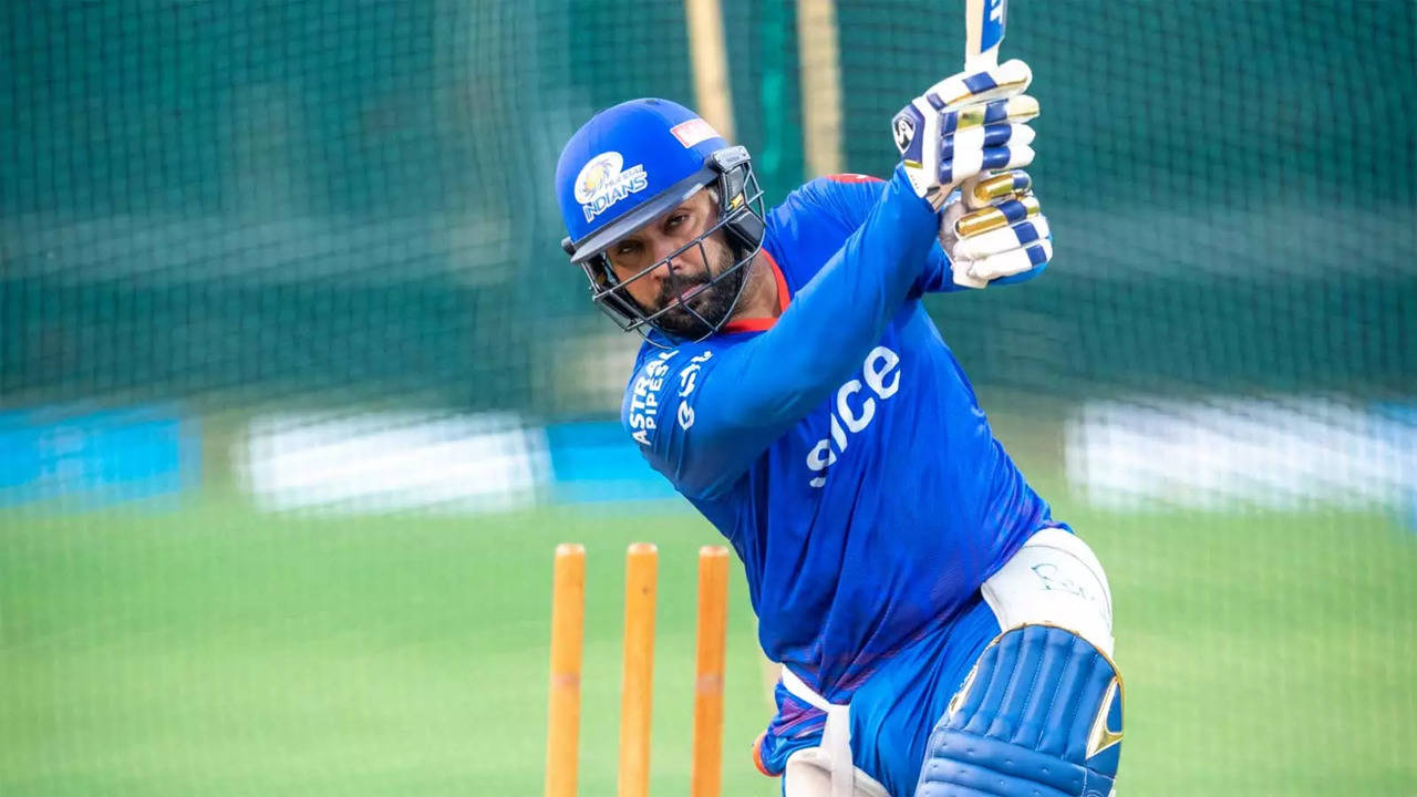 Rohit Sharma could make 2 changes to MI team