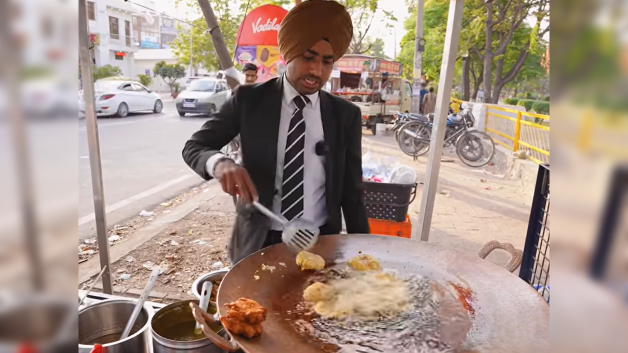 Punjab man sell golgappa and chat dressed in suit