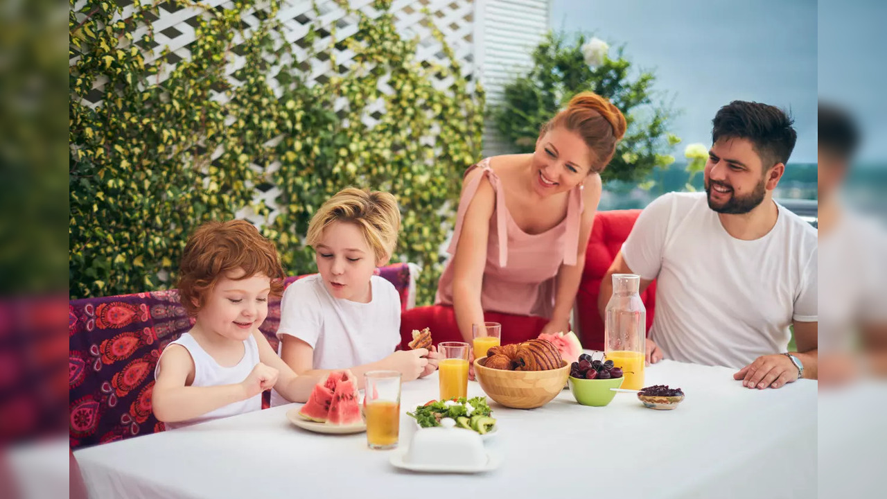 Children eating nutritious breakfast leaves parents delighted