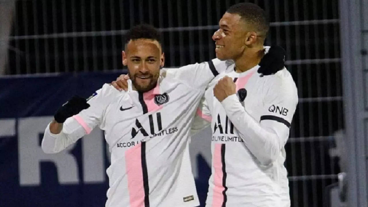 Hat tricks for Mbappe and Neymar as PSG routs Clermont