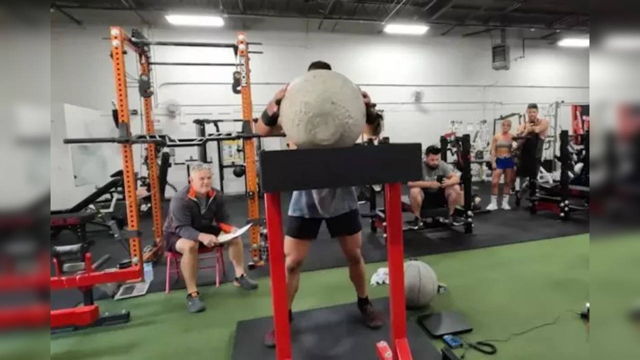 Man lifts 87.6 kg atlas stone 194 times in an hour