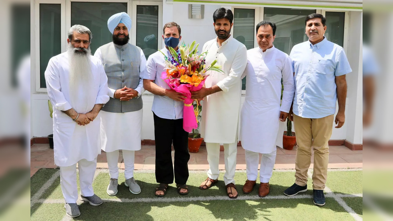 PPCC meets Rahul Gandhi at his residence