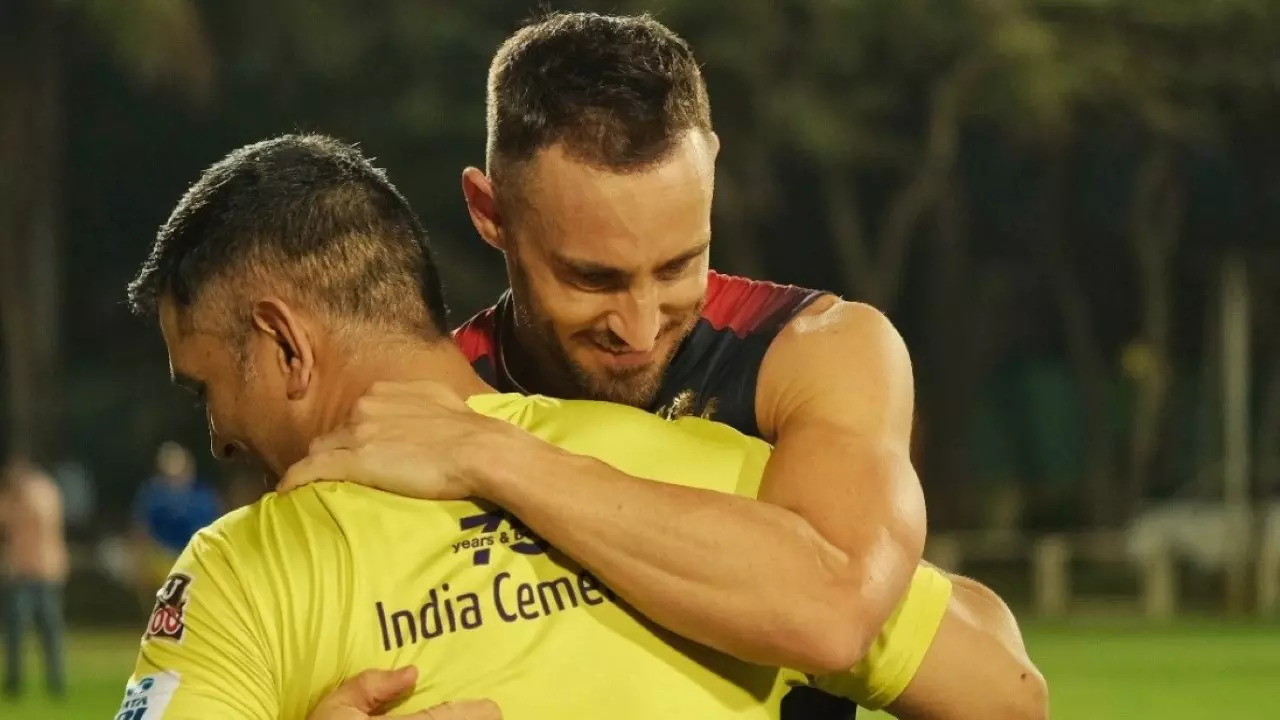 Faf du Plessis MS Dhoni 1