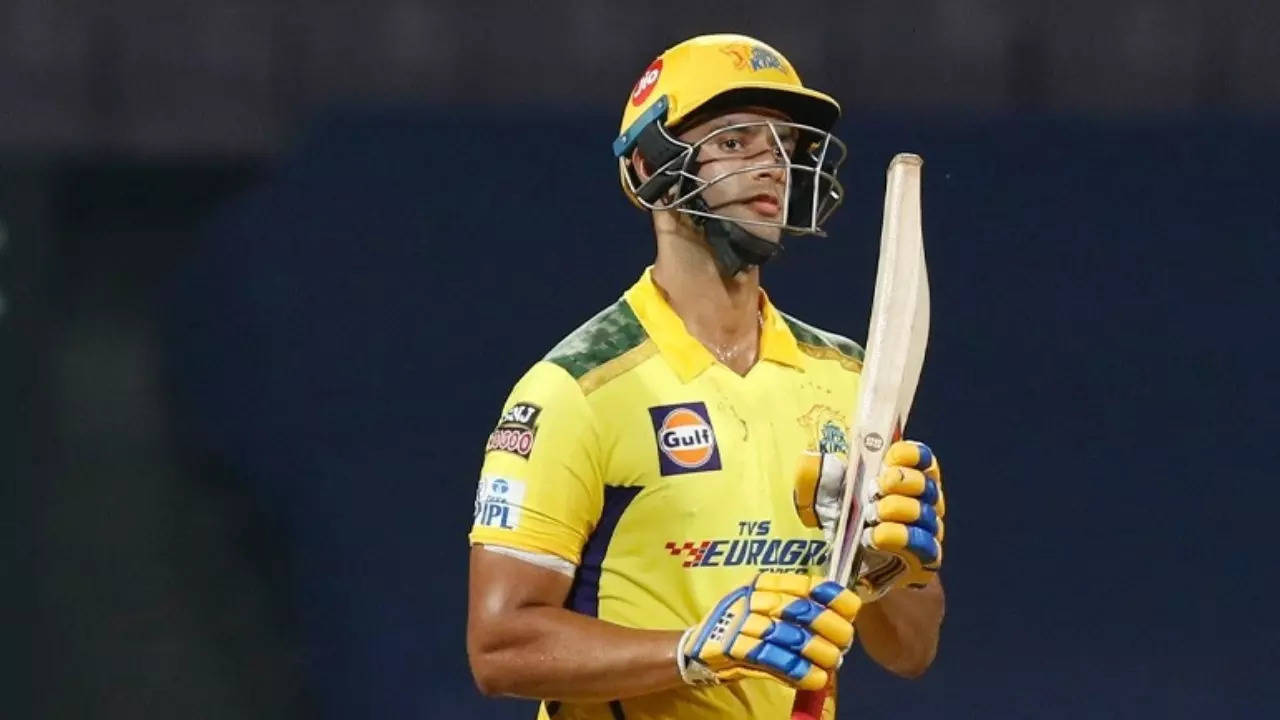 IPL 2022, CSK vs RCB Shivam Dube smashes 102metre six en route to