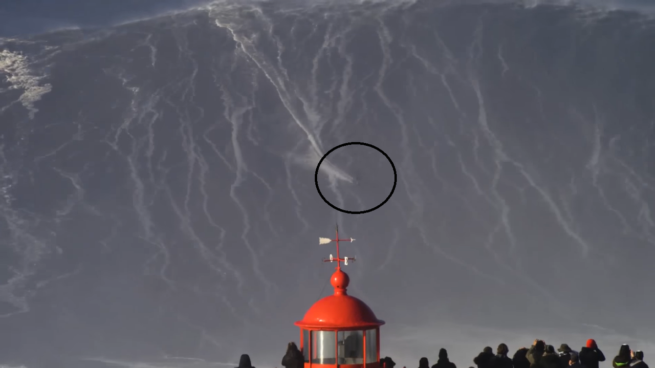 Surfer rides 115 feet wave