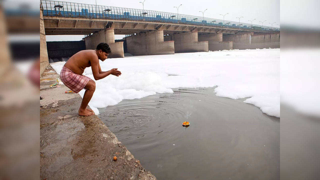 yamuna pollution-stock