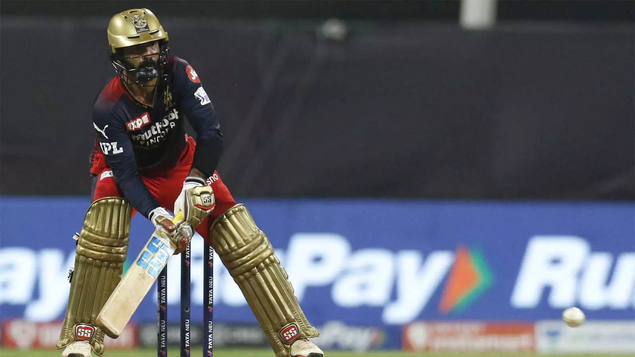 RCB's Dinesh Karthik scored 34-ball 66 against DC