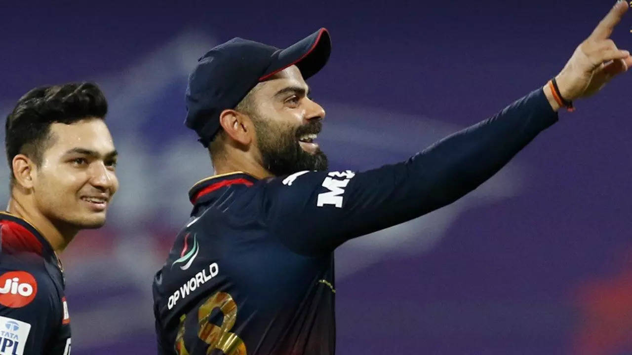 Virat Kohli Takes Incredible One-handed Catch To Dismiss Pant, Makes ...