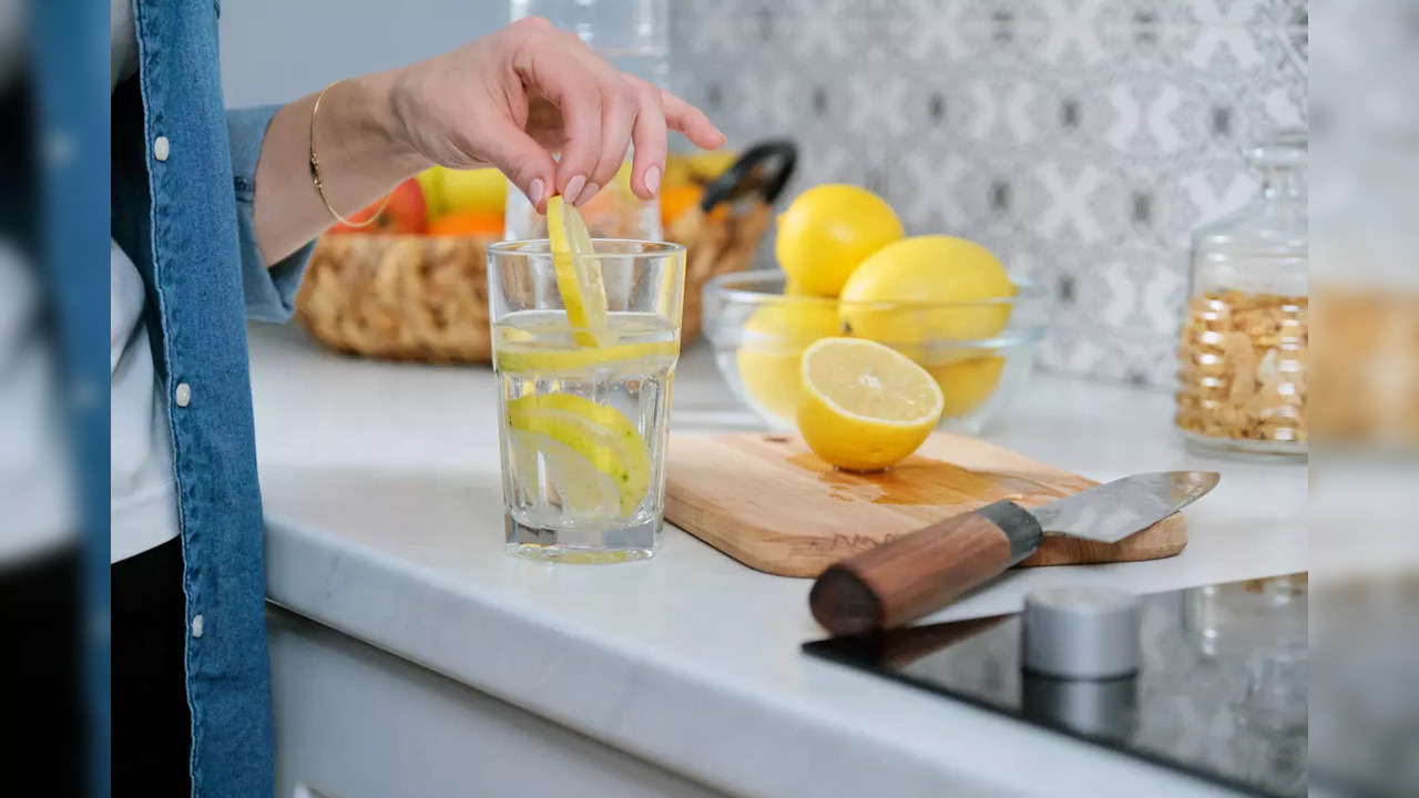 Besides giving a distinct flavour to food, lemons also have medicinal and beauty benefits – from treating conditions like the common cold to improving skin quality, to inducing weight loss and enhancing digestion.