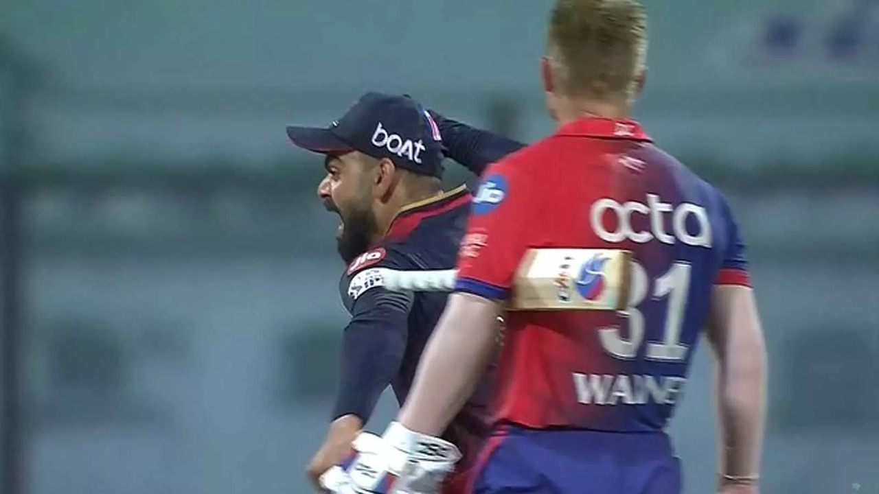 Virat Kohli celebrated David Warner's wicket in a passionate manner