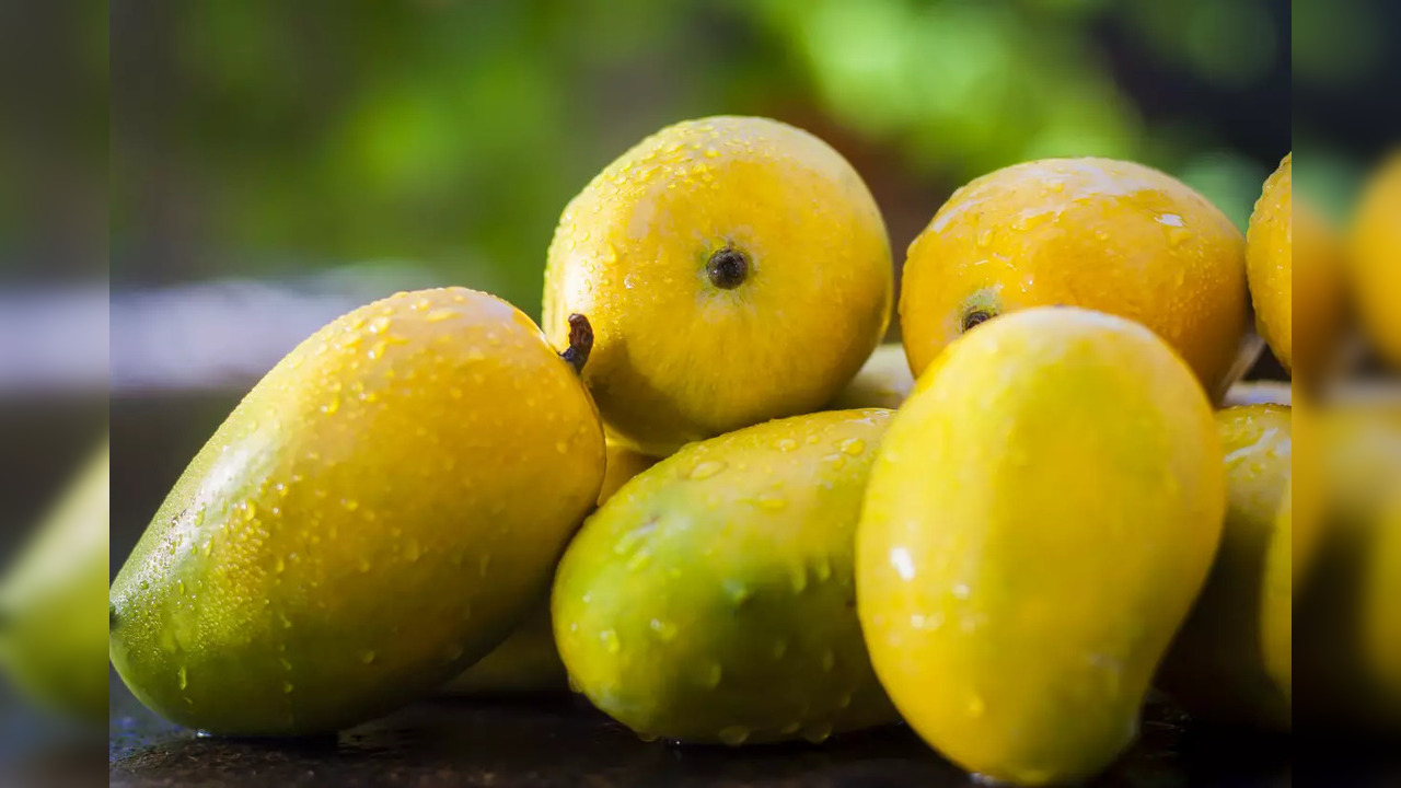 The GI of mango is 51, which technically classifies it as a low GI food Mango contains natural sugar, which can contribute to increased blood sugar levels.