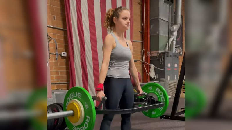 Joey King aced the 140-pound deadlifts and continues to reap the benefits of this workout. (Photo credit: Joey King/Instagram))