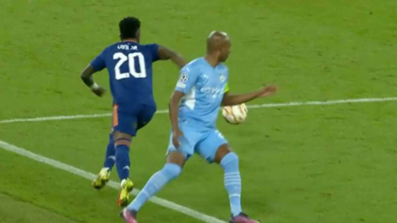 Vinicius Jr. pulled off a dummy move on Fernandinho