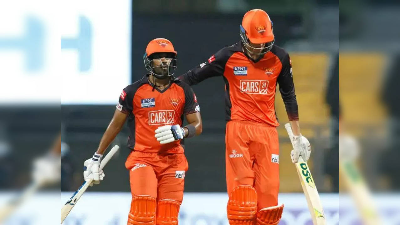 Sunrisers Hyderabad's (SRH) Shashank Singh played a quick-fire knock of 25 off just 6 balls against Hardik Pandya-led Gujarat Titans