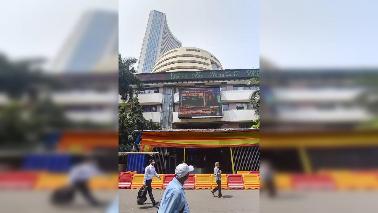 Sensex, Nifty close 1% higher despite F&O volatility on expiry day