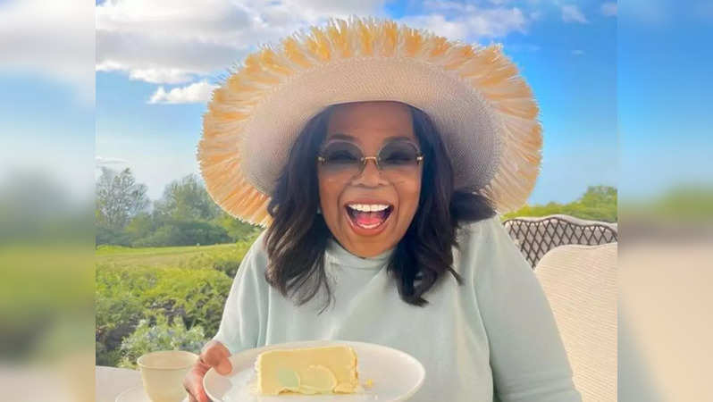 Citing the health scare, Oprah Winfrey explained that the left side of her chin felt tender and it was prominently swollen with pain while swallowing – like goitre out of nowhere. (Photo credit: Oprah Winfrey/Instagram)