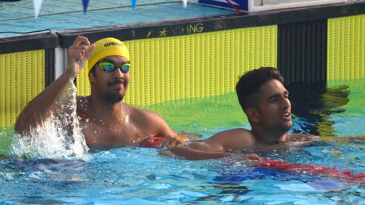 Srihari Nataraj swimming