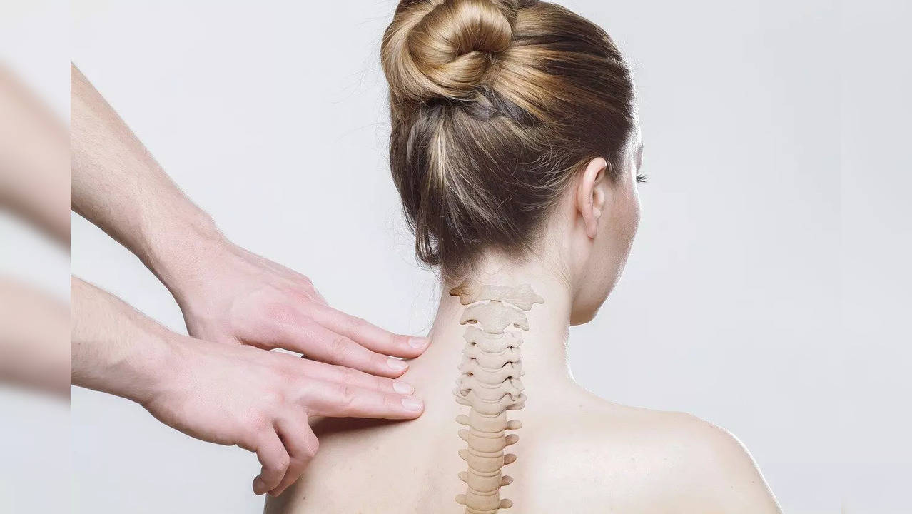 Tech neck pain posture