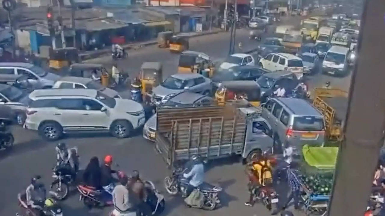 Watch: Chaotic CCTV footage shows Indian drivers' complete disregard ...