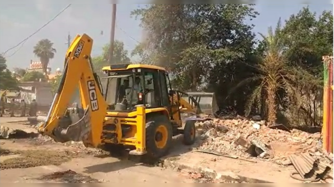 Shops bulldozed in MP