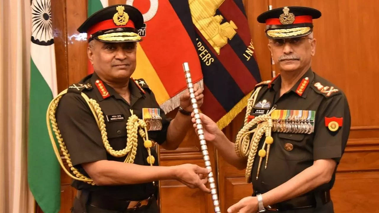 ​General Manoj Pande takes over from General MM Naravane as Chief of Army Staff​