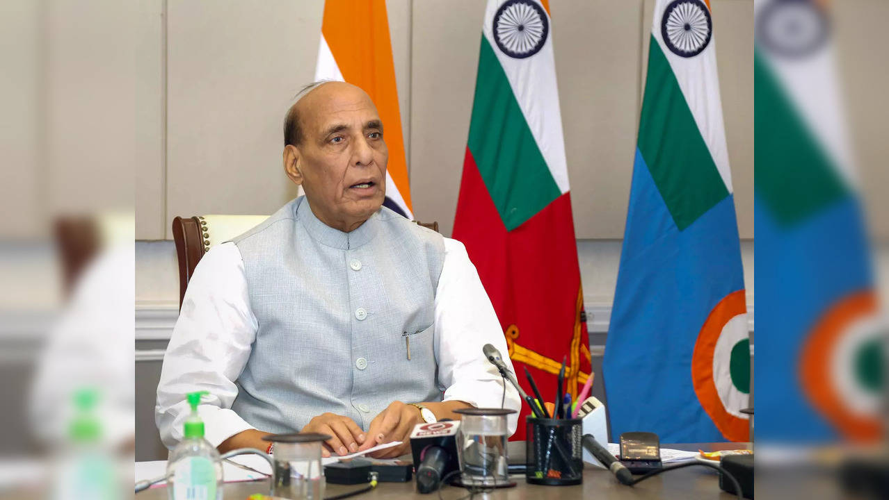 New Delhi: Defence Minister Rajnath Singh addresses the members of American Cham...