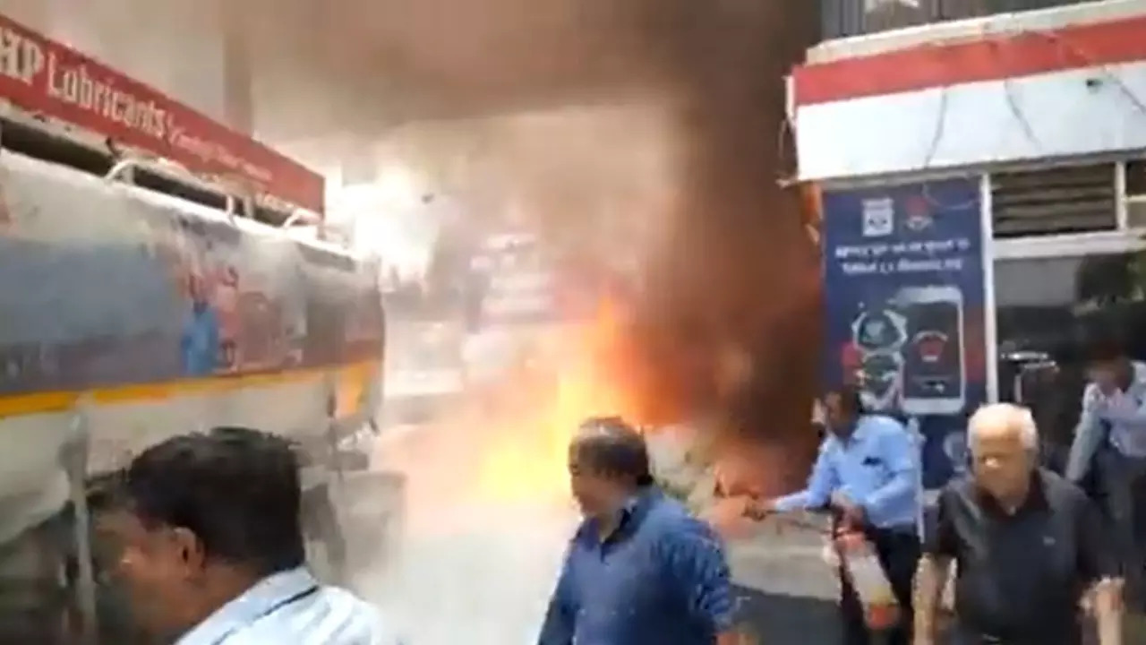 Indore: Petrol Pump fire