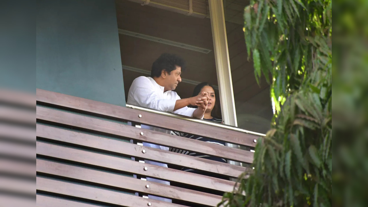 Thackeray Loudspeaker row Mumbai Police issues notice to Maharashtra