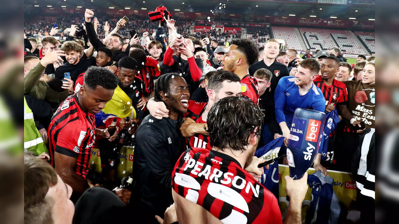 @afcbournemouth promoted to PL.