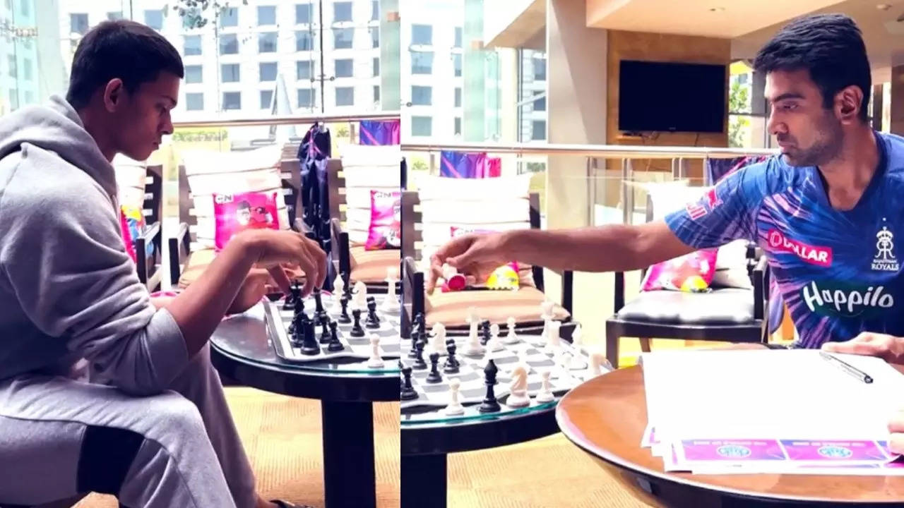 R Ashwin plays chess with Yashasvi Jaiswal