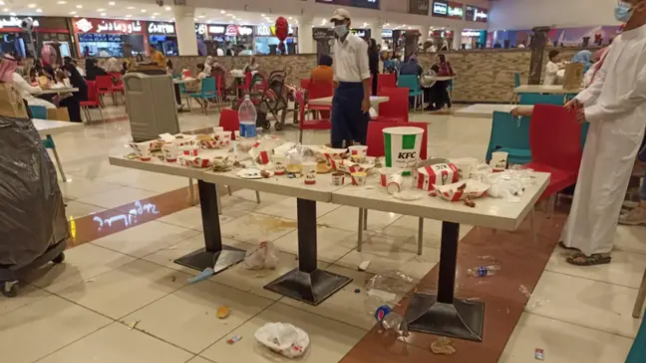 Family leaves behind entire table of rubbish at KFC