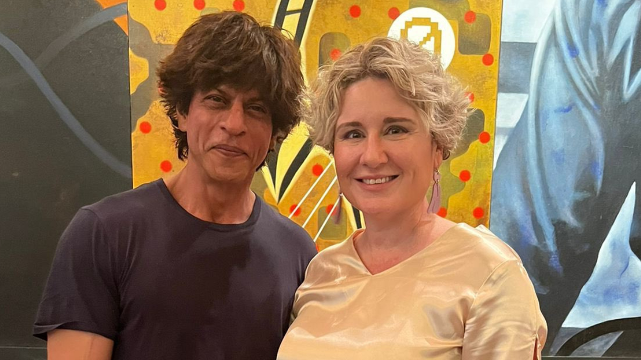 Shah Rukh Khan hosts dinner for diplomats at Mannat