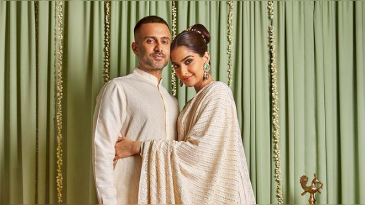 Sonam Kapoor And Son Vayu In An Adorable Pic Shared By Anand Ahuja