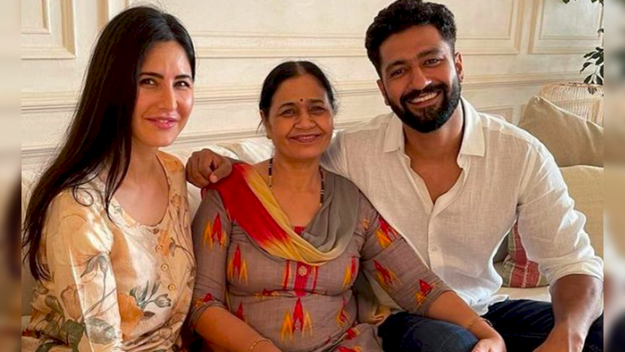 Katrina Kaif and Vicky Kaushal with his mother