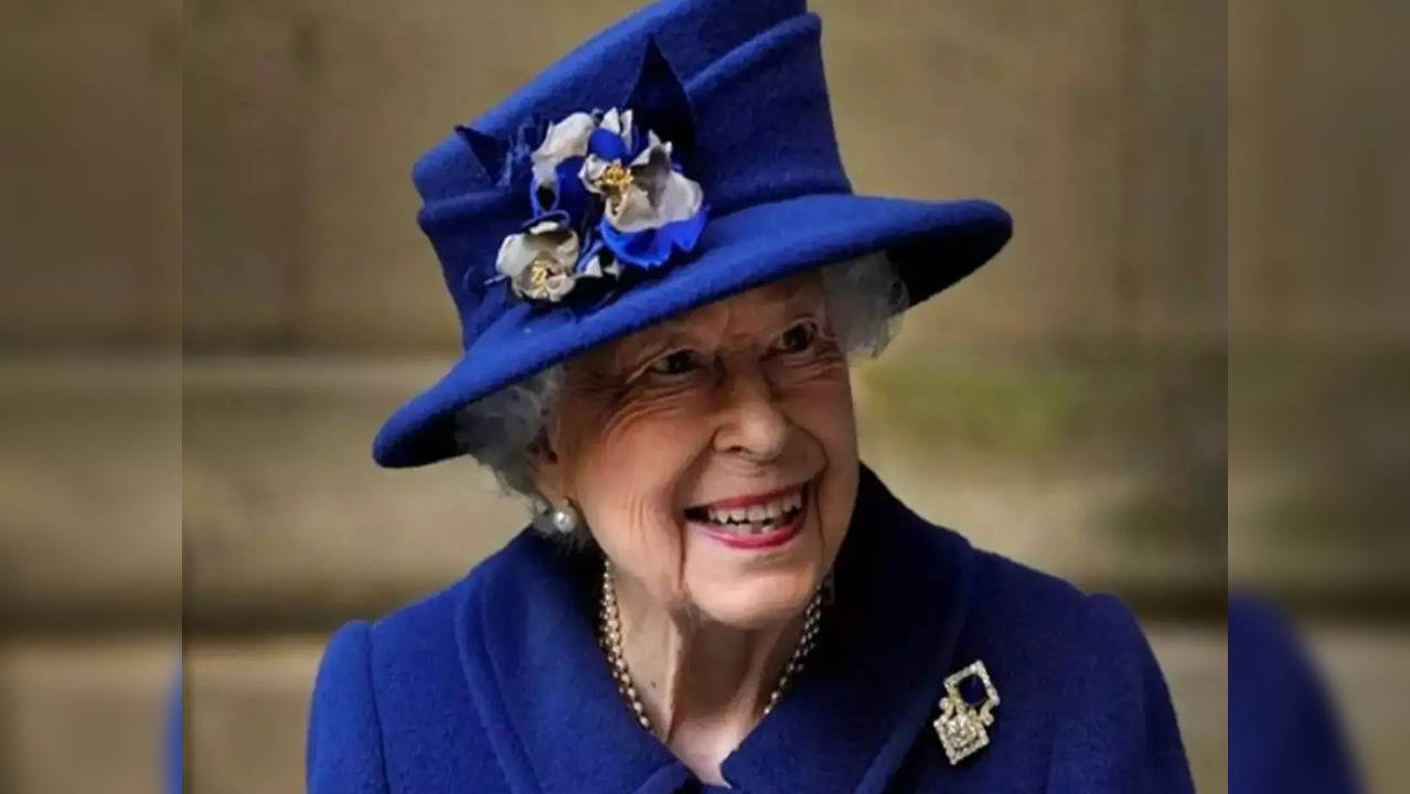 Some of Queen Elizabeth’s habits are to thank for her healthy sleep routine.