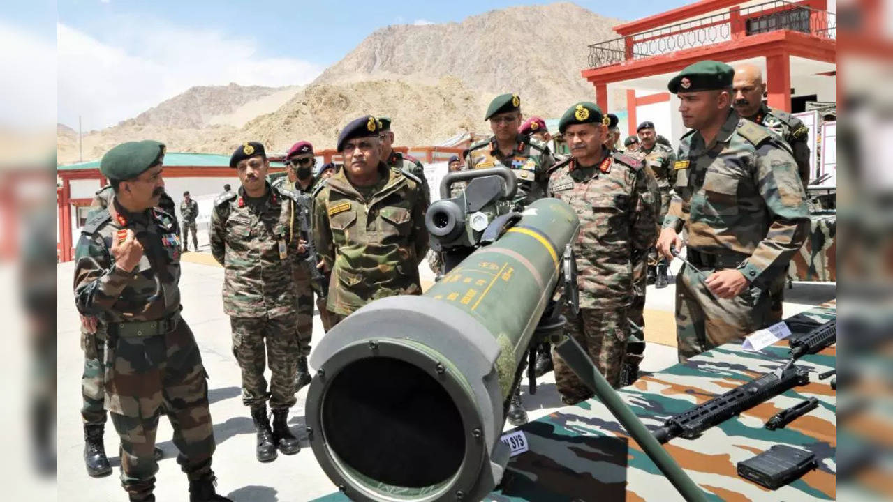 General Manoj Pande in Ladakh