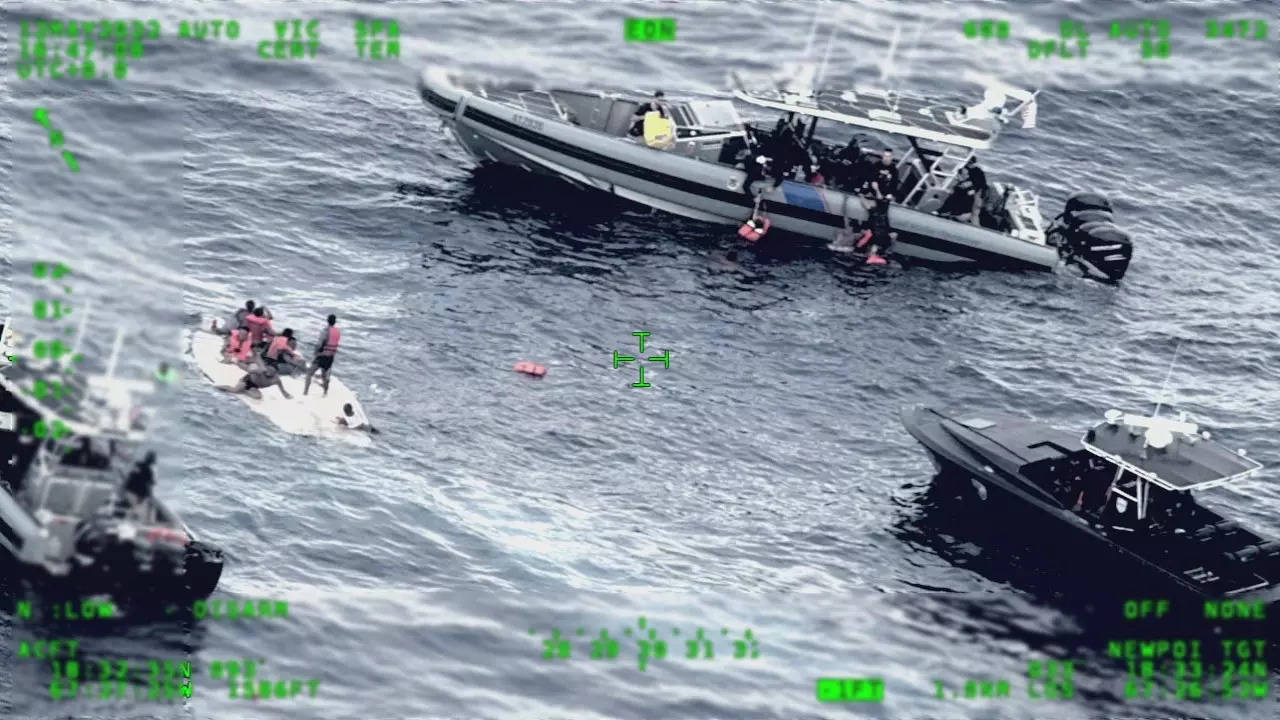 Boat capsizes off the coast of Puerto Rico