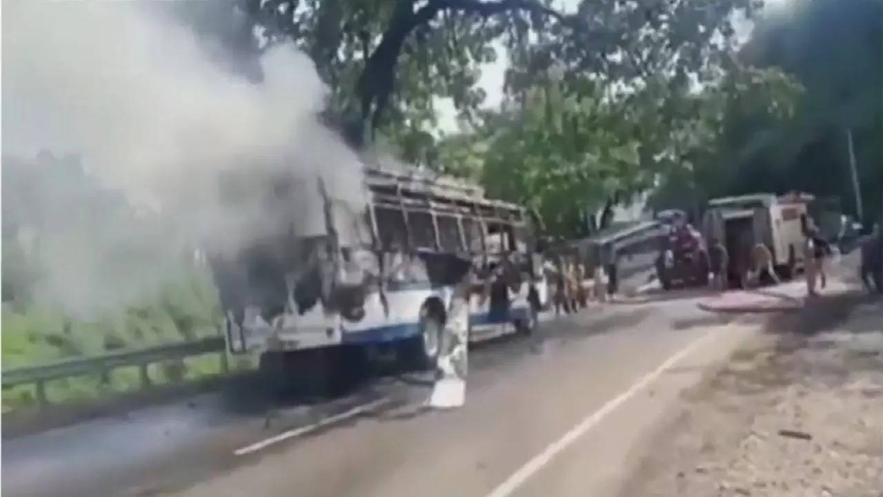 bus fire katra jammu