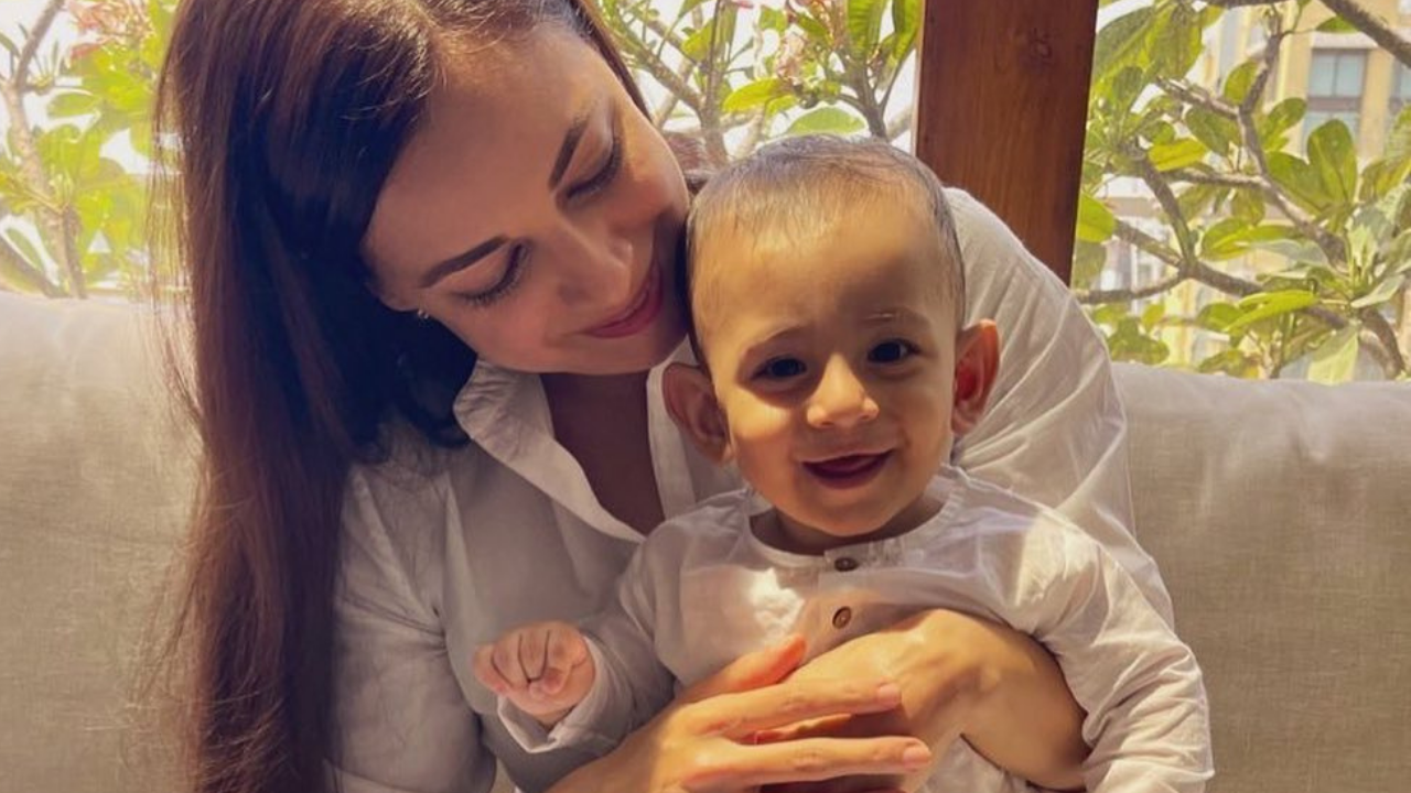 Dia Mirza with her son