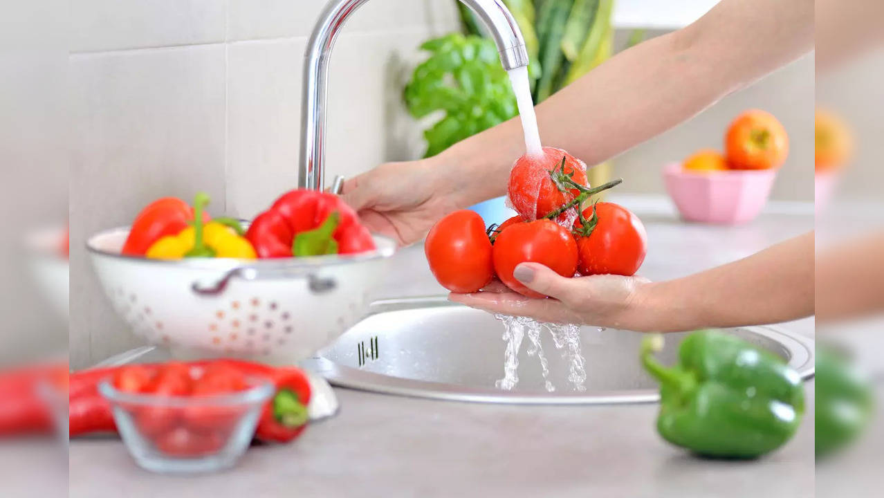 Viral video advises washing fruit and vegetables with soap. Here's why  that's a bad idea.