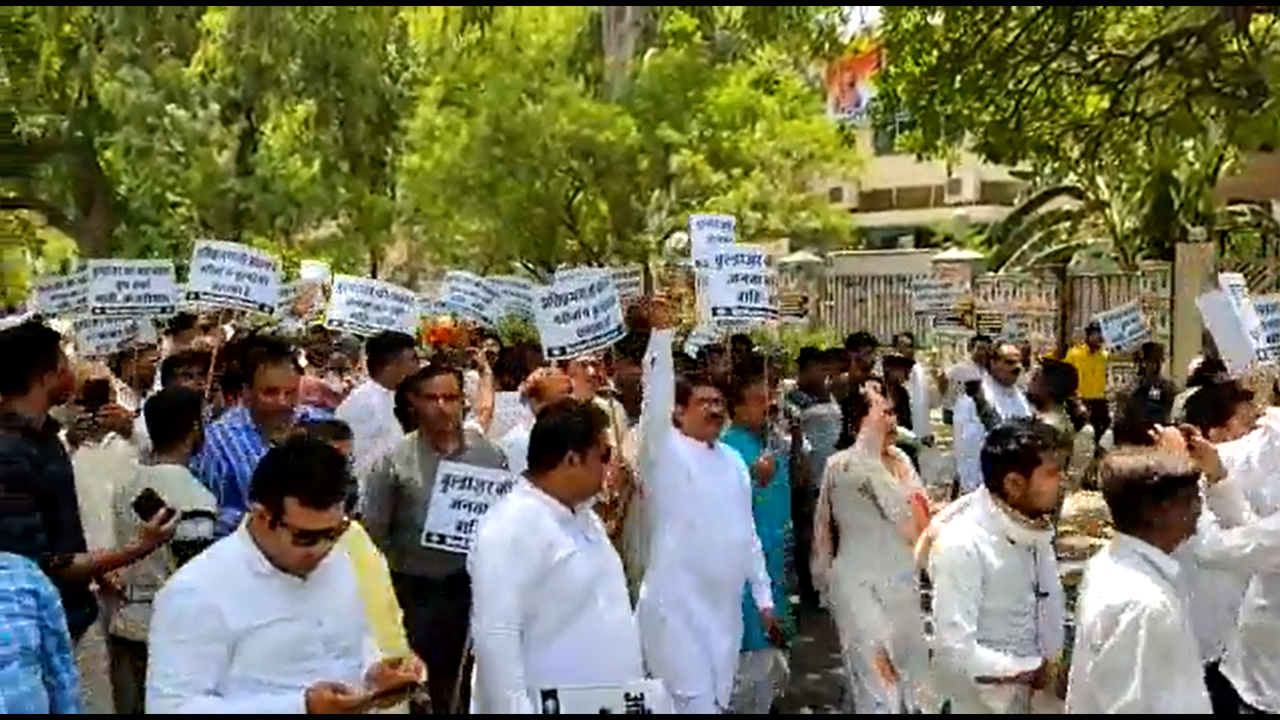 ​Congress leader hold protest in Delhi