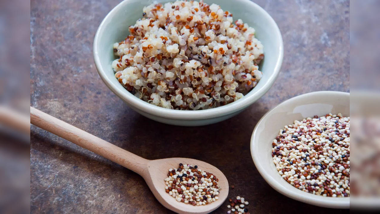 Lean meats like chicken and turkey and several low-calorie vegetables go well with quinoa.