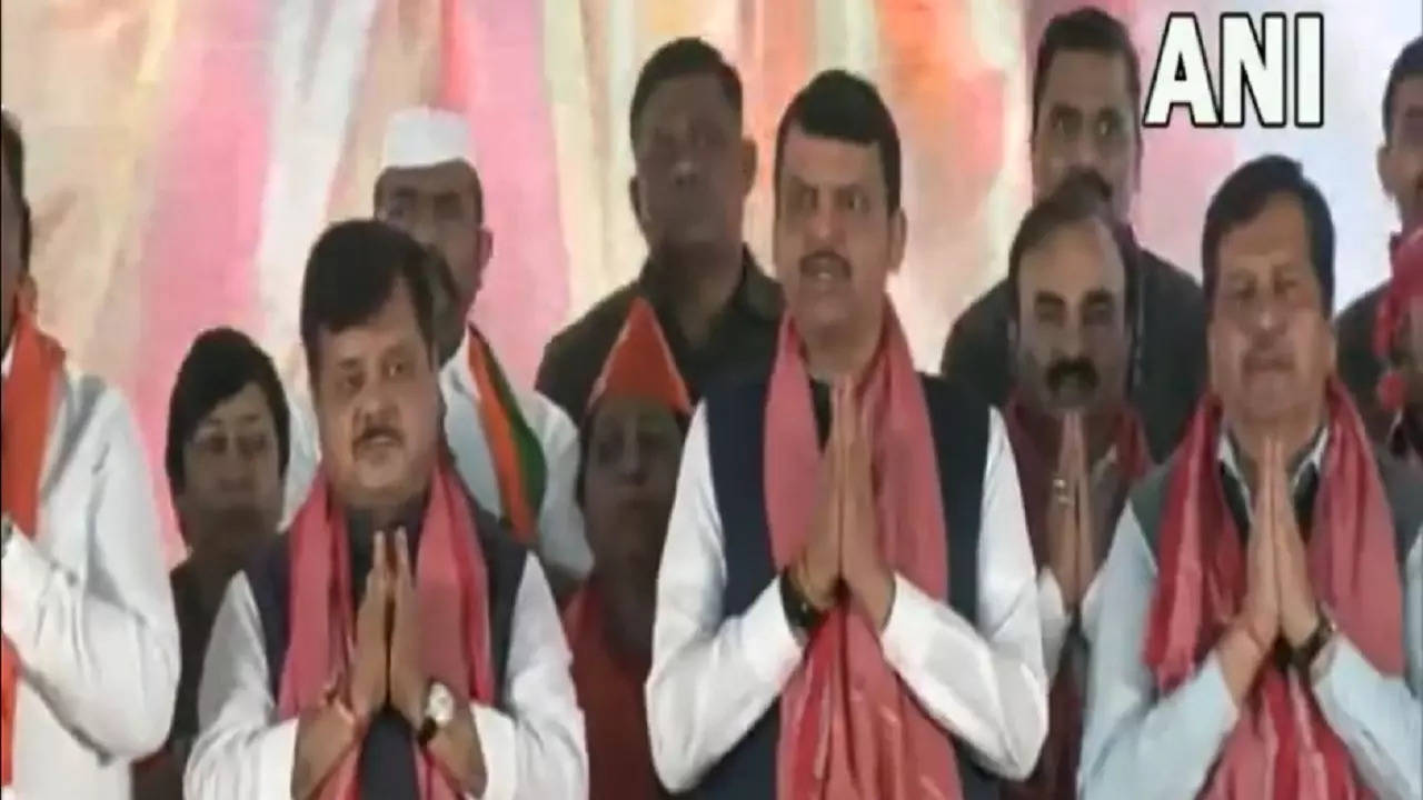 fadnavis hanuman chalisa