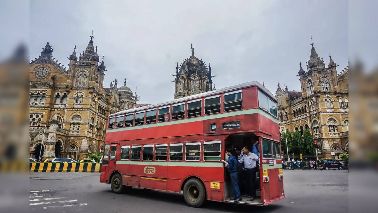 200 bus shelters to be refurbished across Mumbai by the BMC