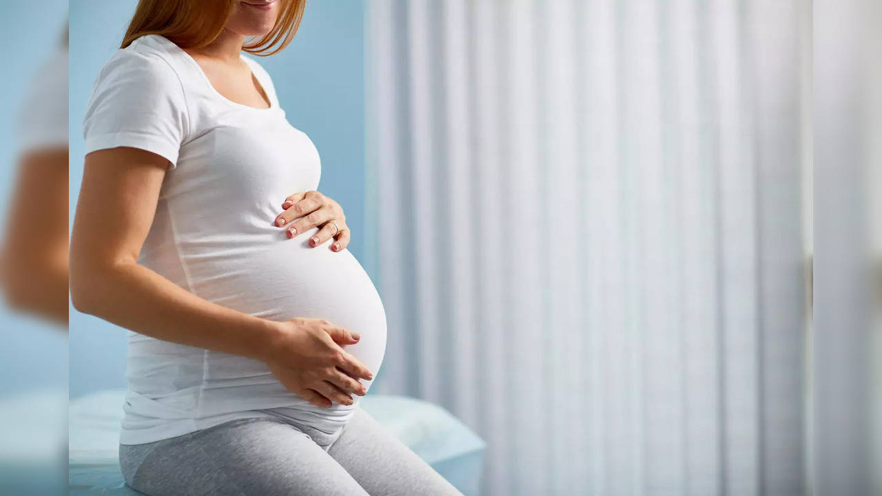 Maternal use of over-the-counter painkillers is about one and a half times more likely to increase the risk of delivering a baby with health issues, finds a study calling for reassessment of medical advice about the use of analgesics during pregnancy.