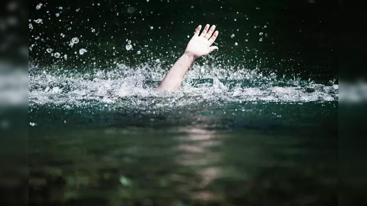 istockphoto-drowning